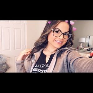 Meet your Posher, Heidi